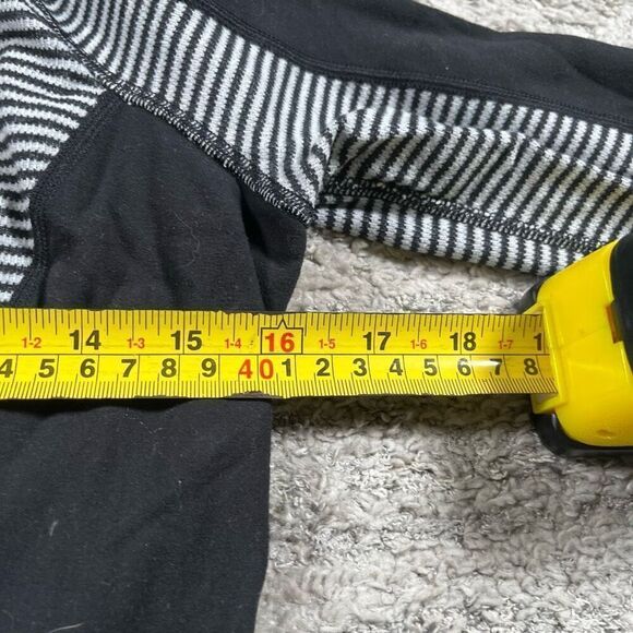 Lululemon Black Run U-Turn 1/4 Zip Pullover Reversible Stripe Women’s - Picture 7 of 7